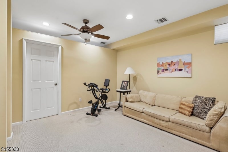 7 Dorset Cir