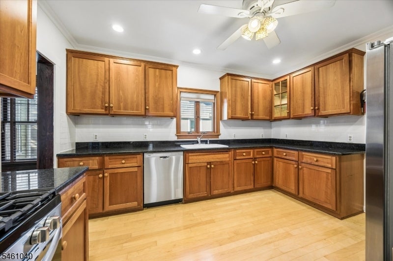 44 Walnut Cres