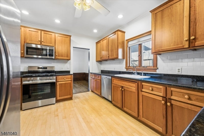 44 Walnut Cres