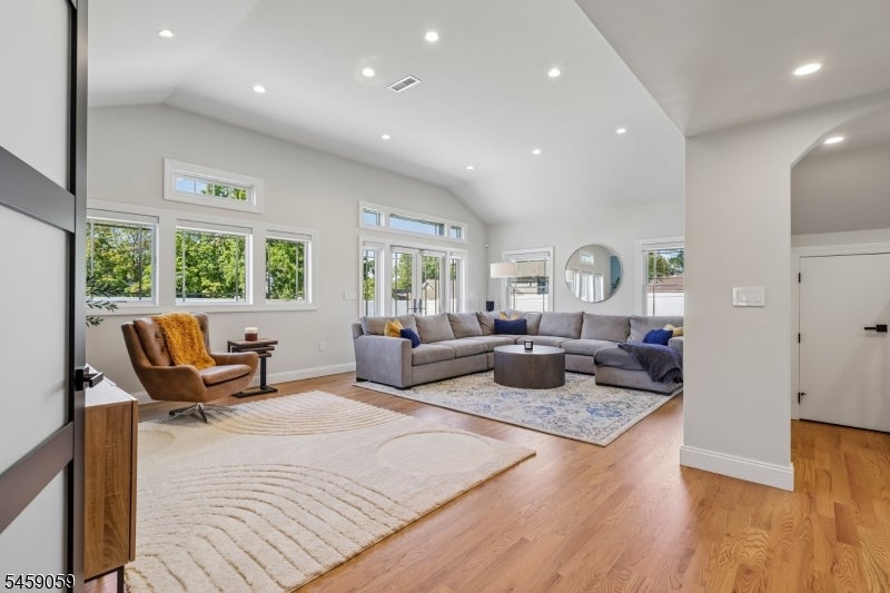 231 Mountain Ave