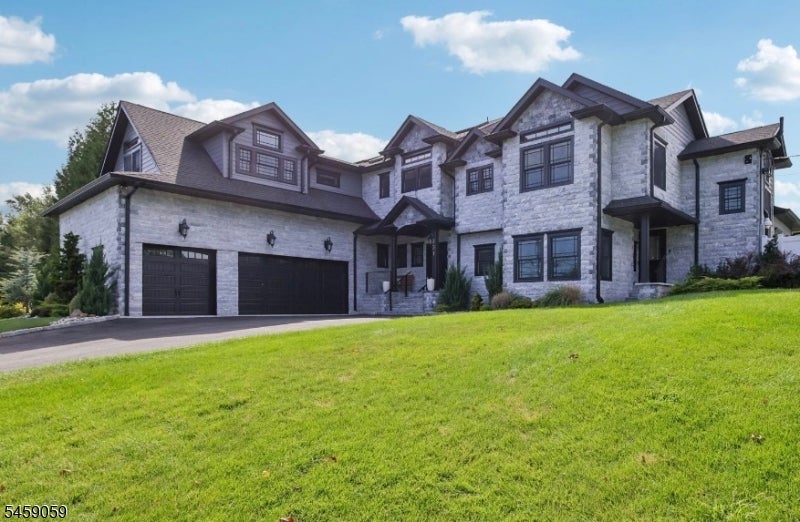 231 Mountain Ave