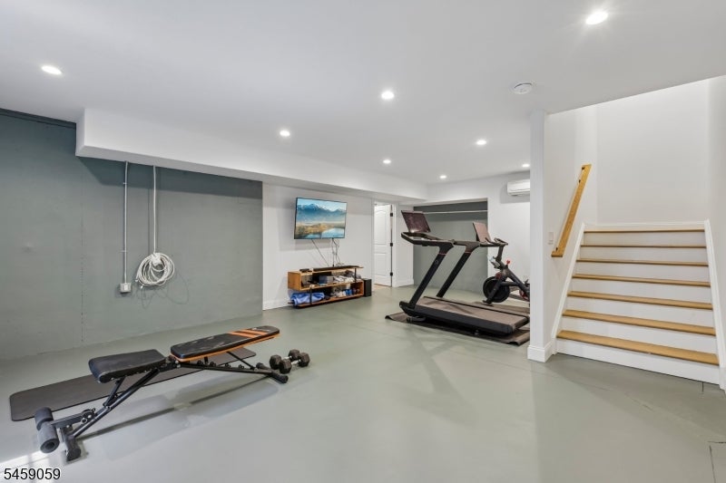 231 Mountain Ave