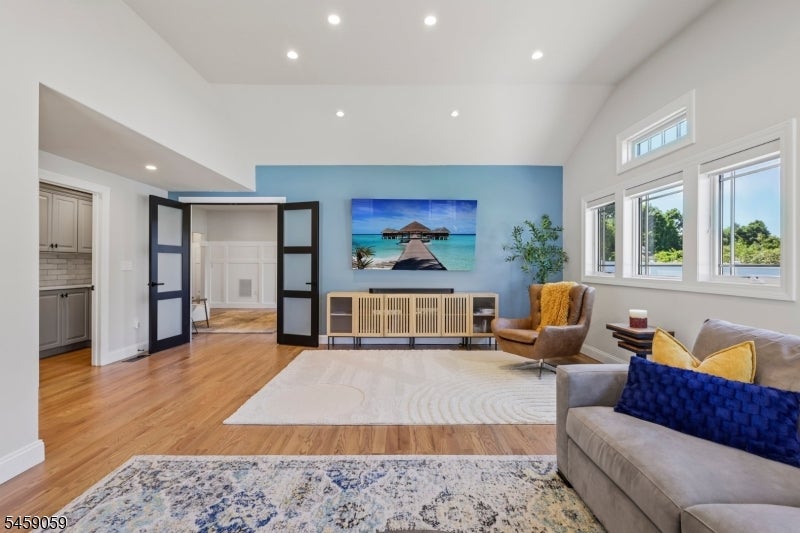 231 Mountain Ave