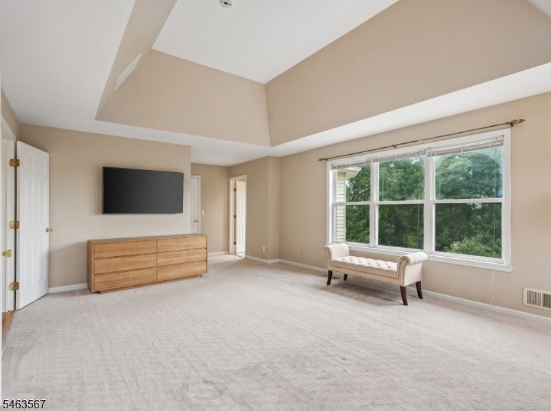 9 Inwood Ter