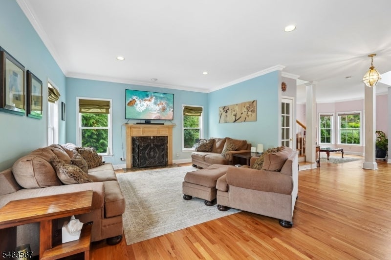 9 Inwood Ter