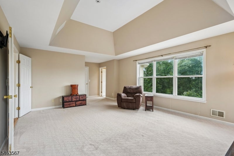 9 Inwood Ter