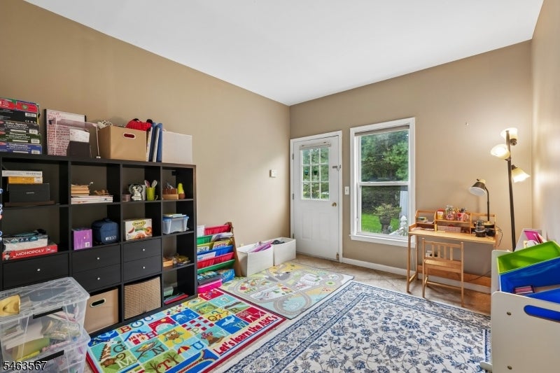 9 Inwood Ter