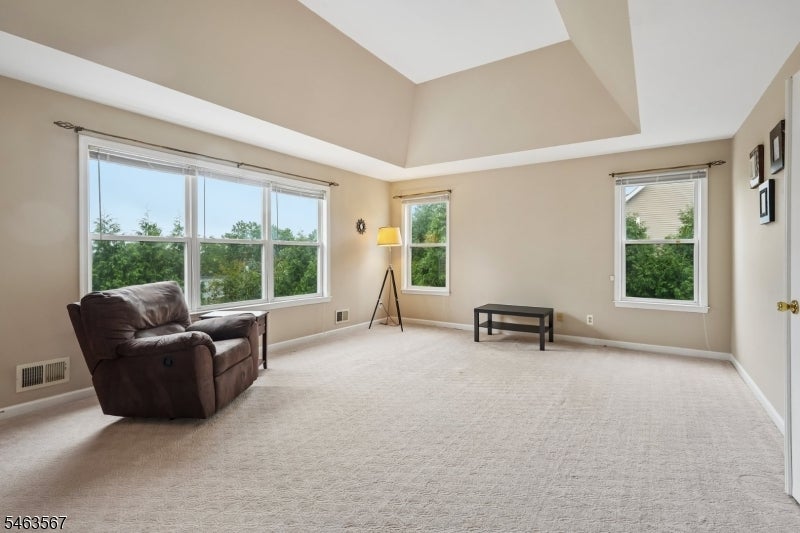 9 Inwood Ter