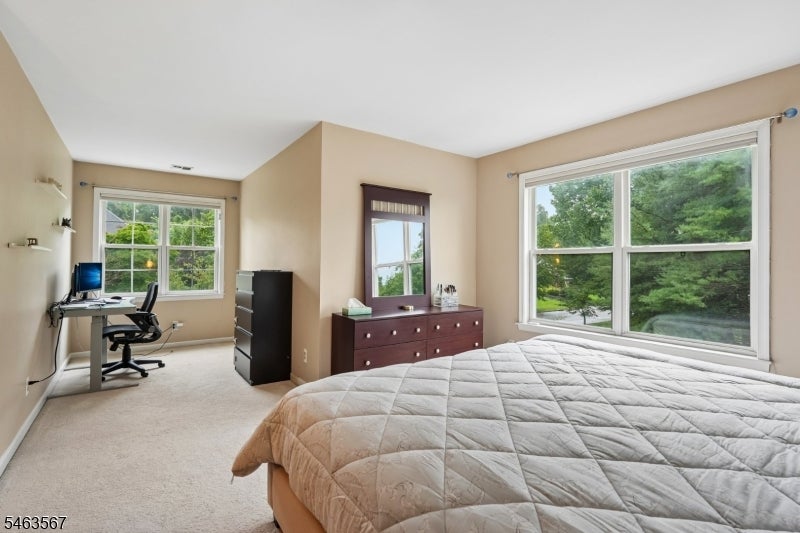9 Inwood Ter