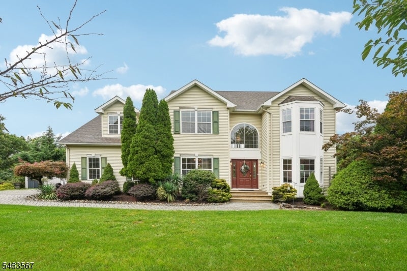 9 Inwood Ter