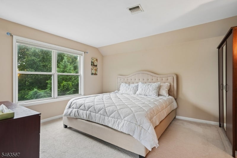 9 Inwood Ter