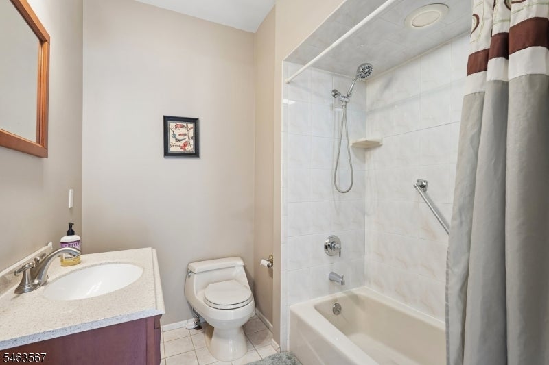 9 Inwood Ter