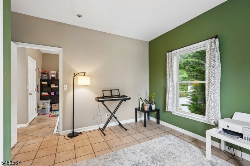 9 Inwood Ter