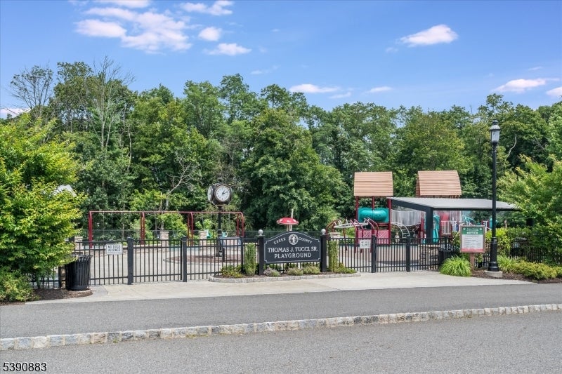 30 Juniper Ct