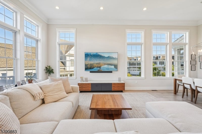 30 Juniper Ct