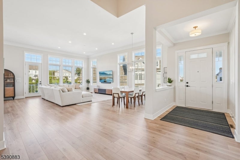 30 Juniper Ct