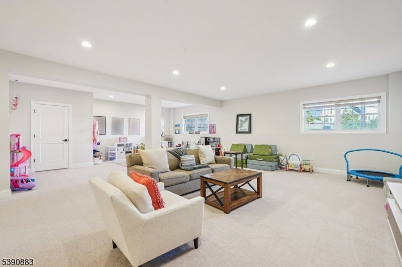 30 Juniper Ct