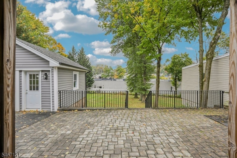 19 Montclair Ave