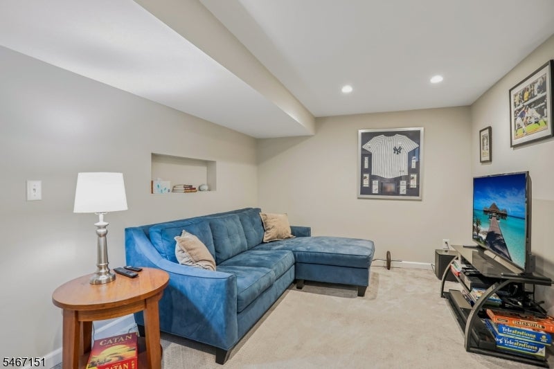 19 Montclair Ave