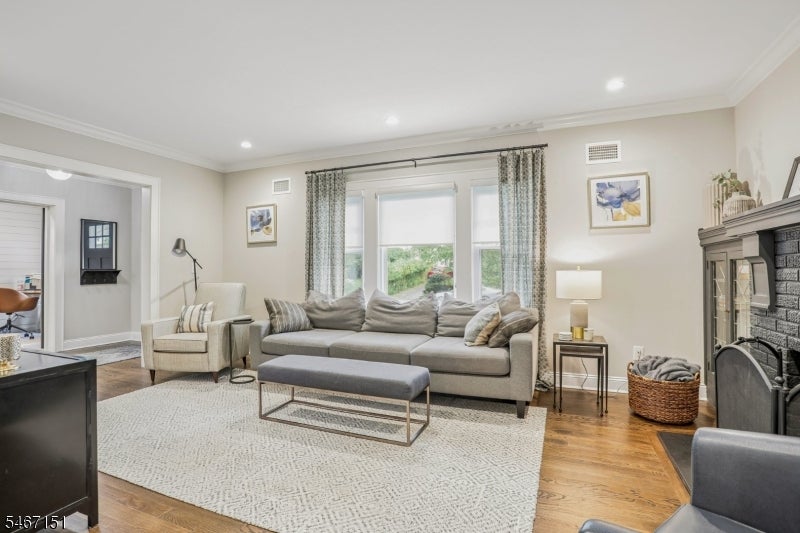 19 Montclair Ave