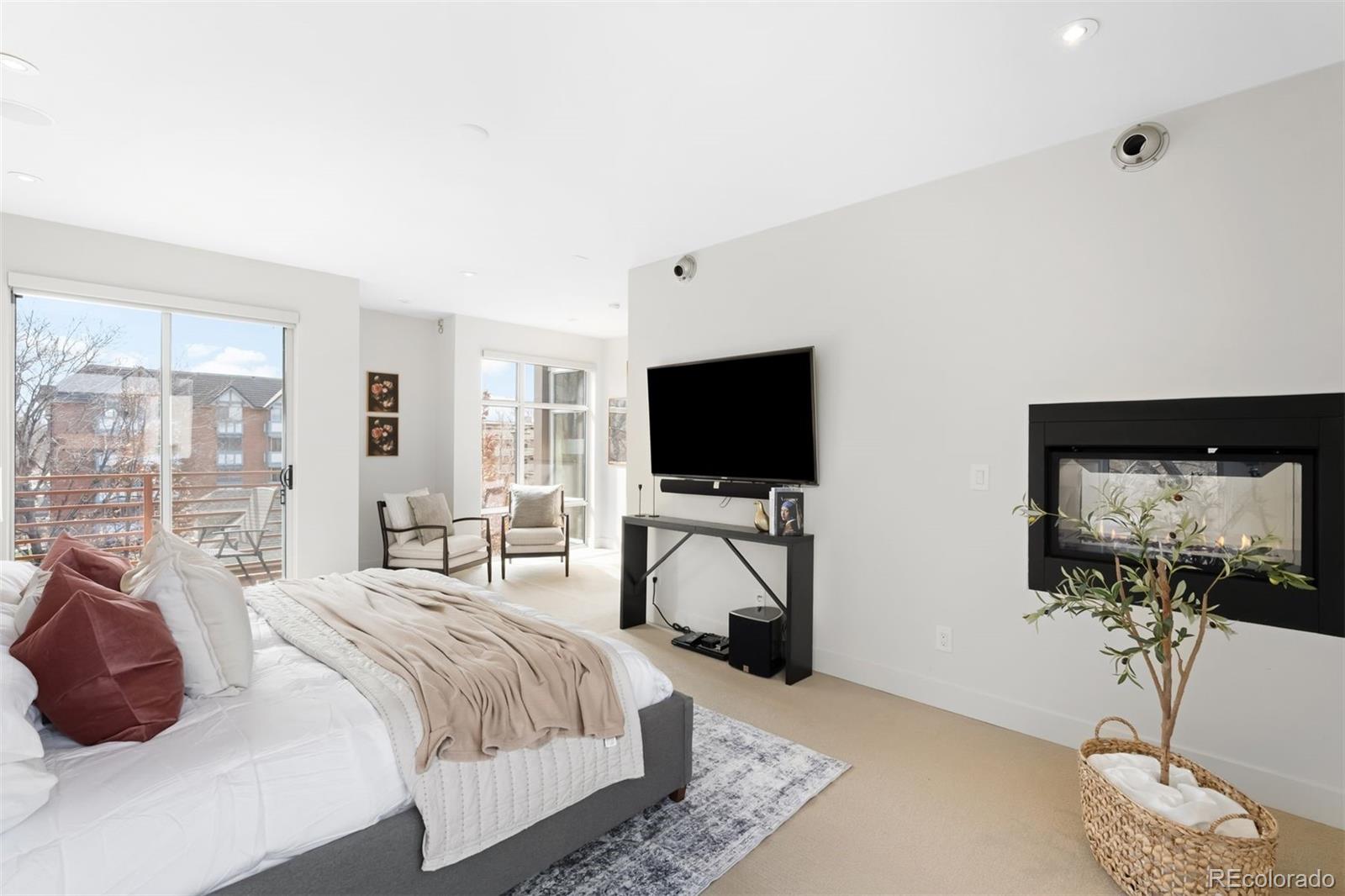 33 S Ogden Street