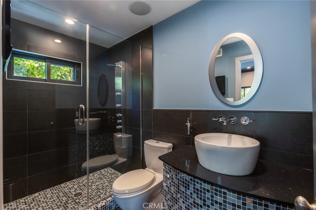 2111 Rimcrest Drive