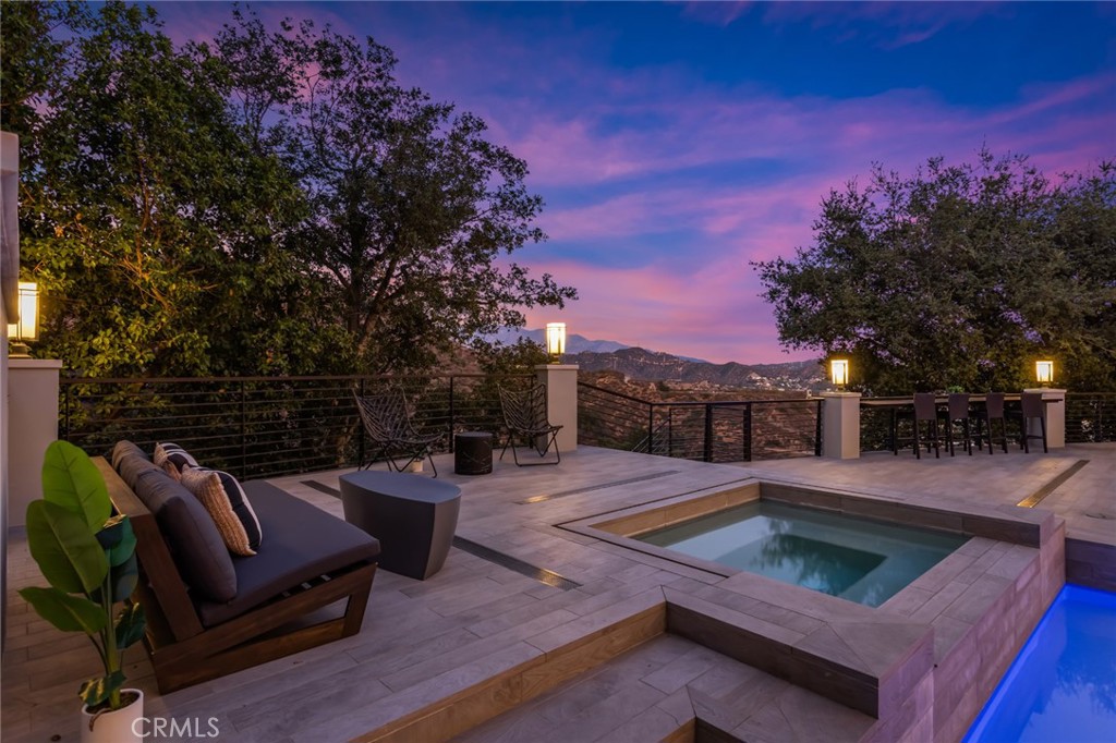 2111 Rimcrest Drive