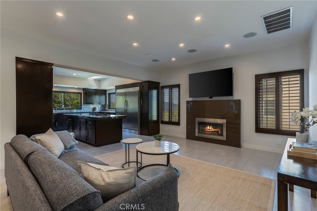 2111 Rimcrest Drive