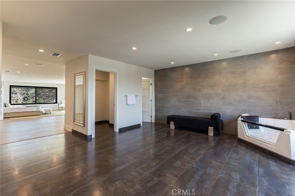 2111 Rimcrest Drive