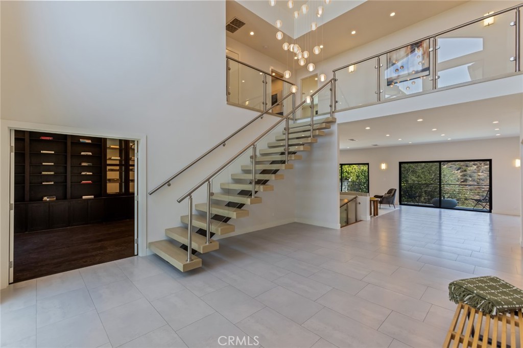 2111 Rimcrest Drive