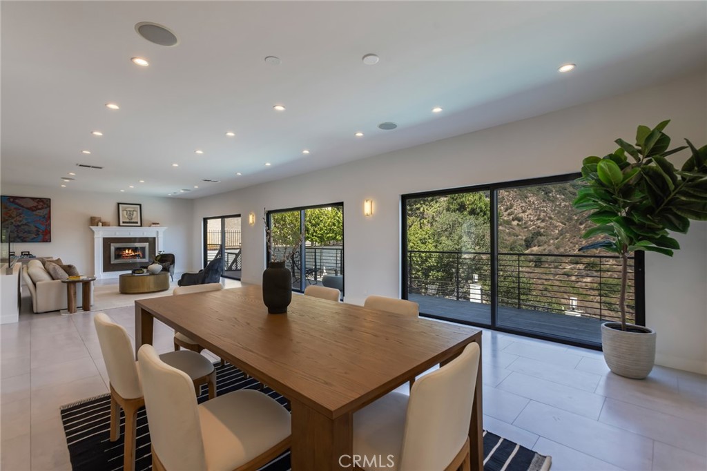 2111 Rimcrest Drive