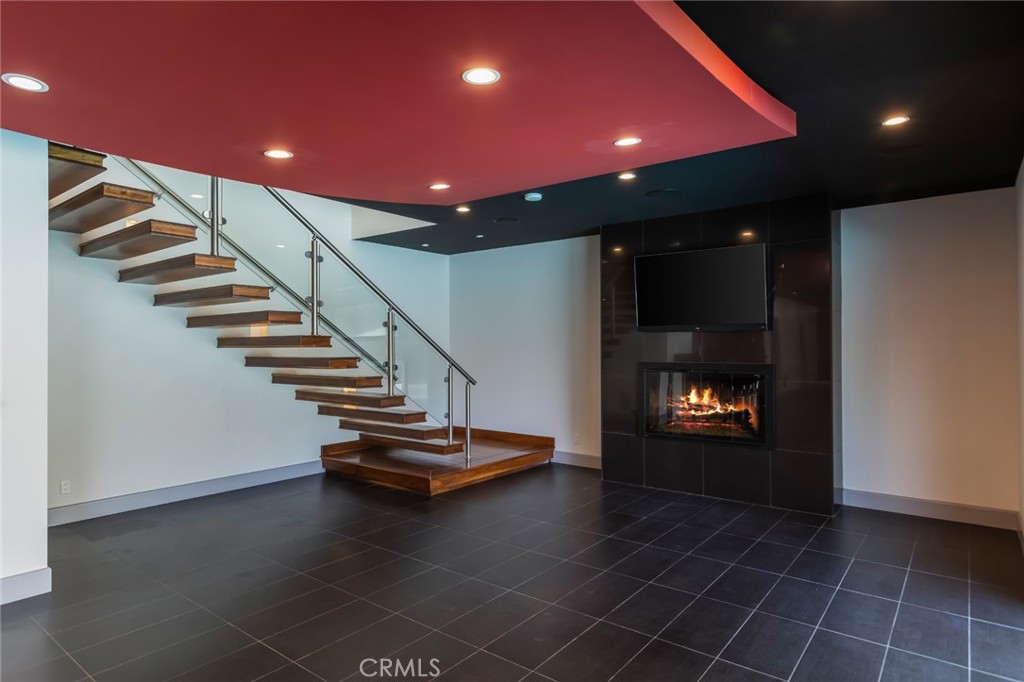 2111 Rimcrest Drive