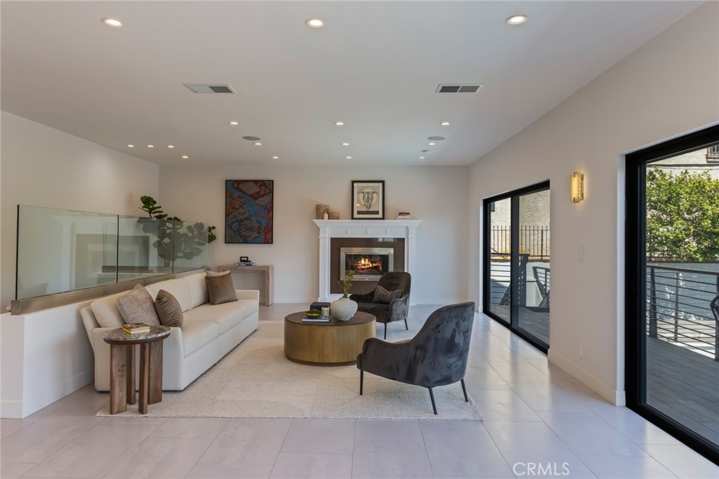 2111 Rimcrest Drive