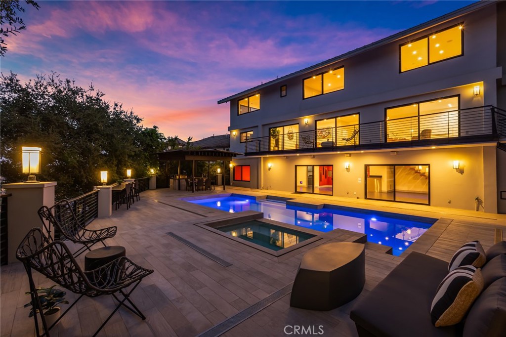 2111 Rimcrest Drive