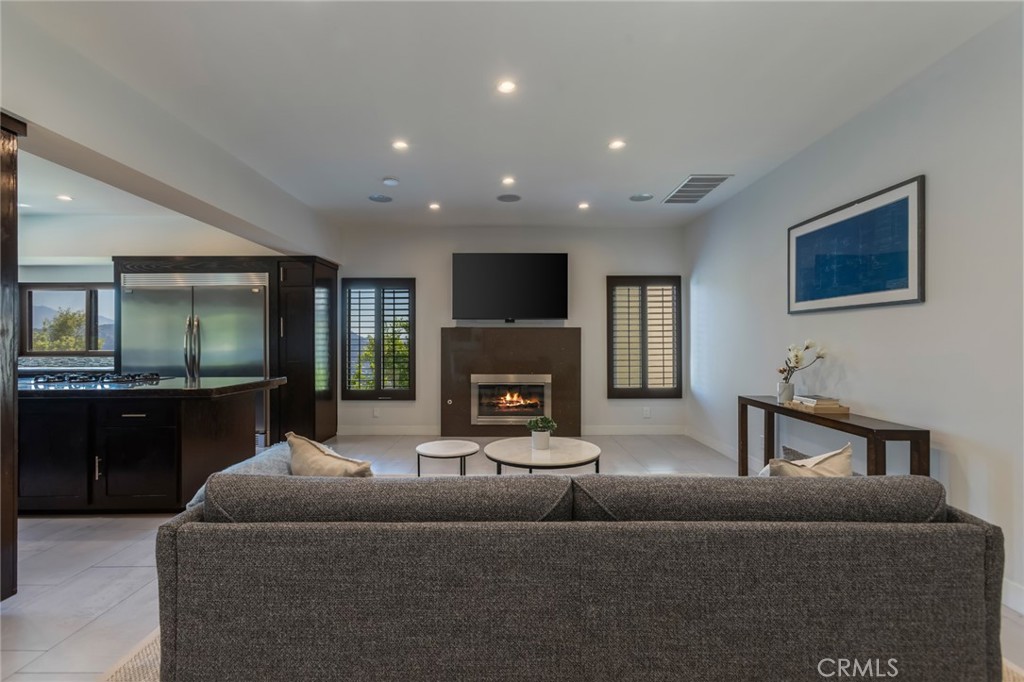 2111 Rimcrest Drive