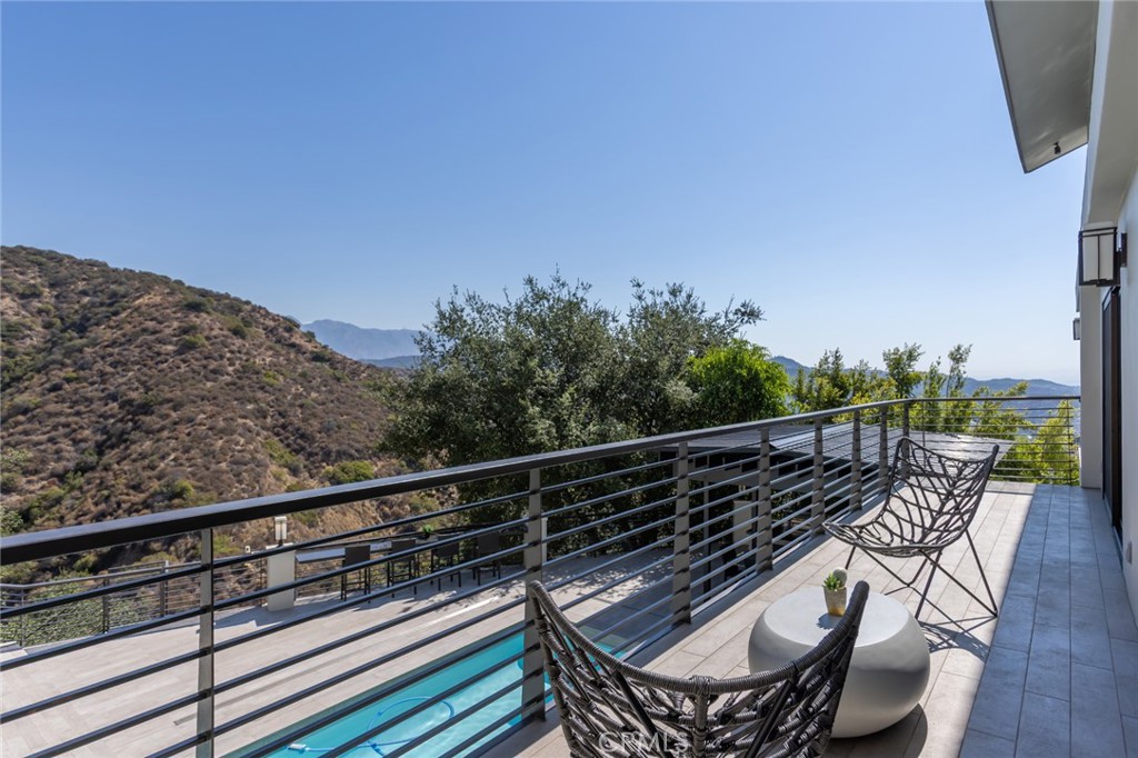 2111 Rimcrest Drive