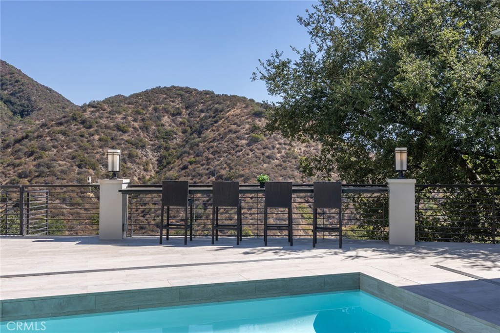 2111 Rimcrest Drive