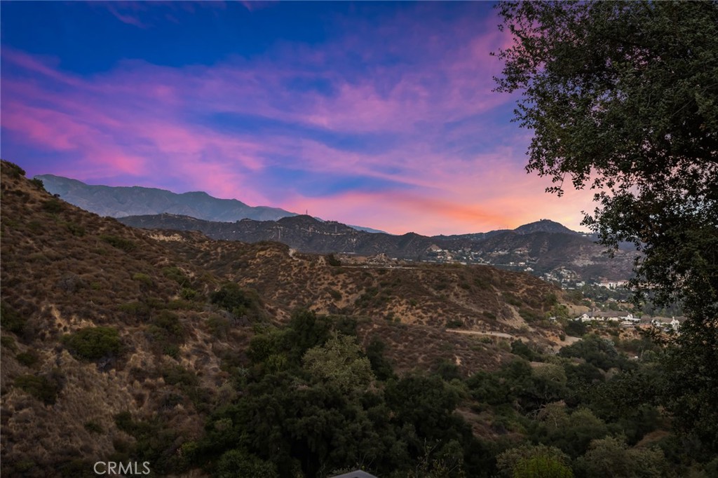 2111 Rimcrest Drive