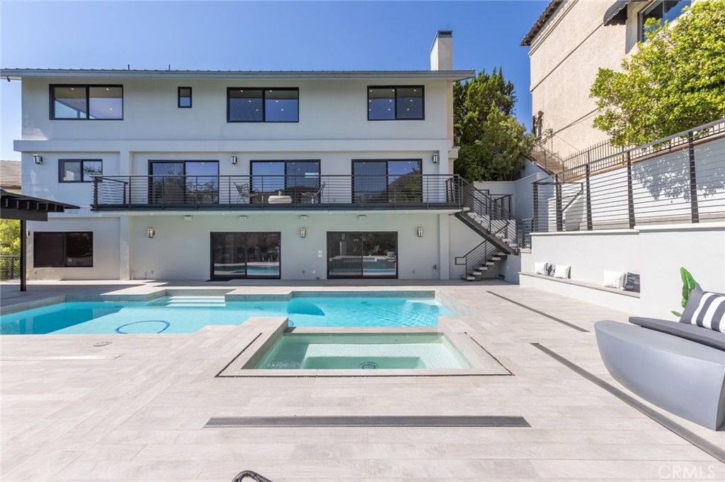 2111 Rimcrest Drive