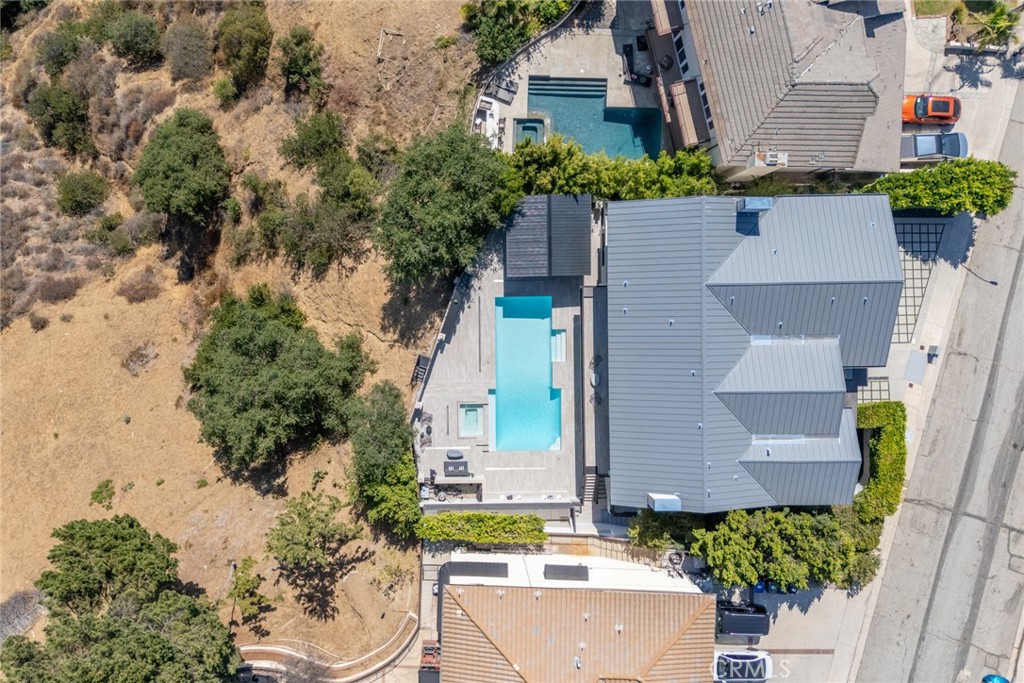 2111 Rimcrest Drive