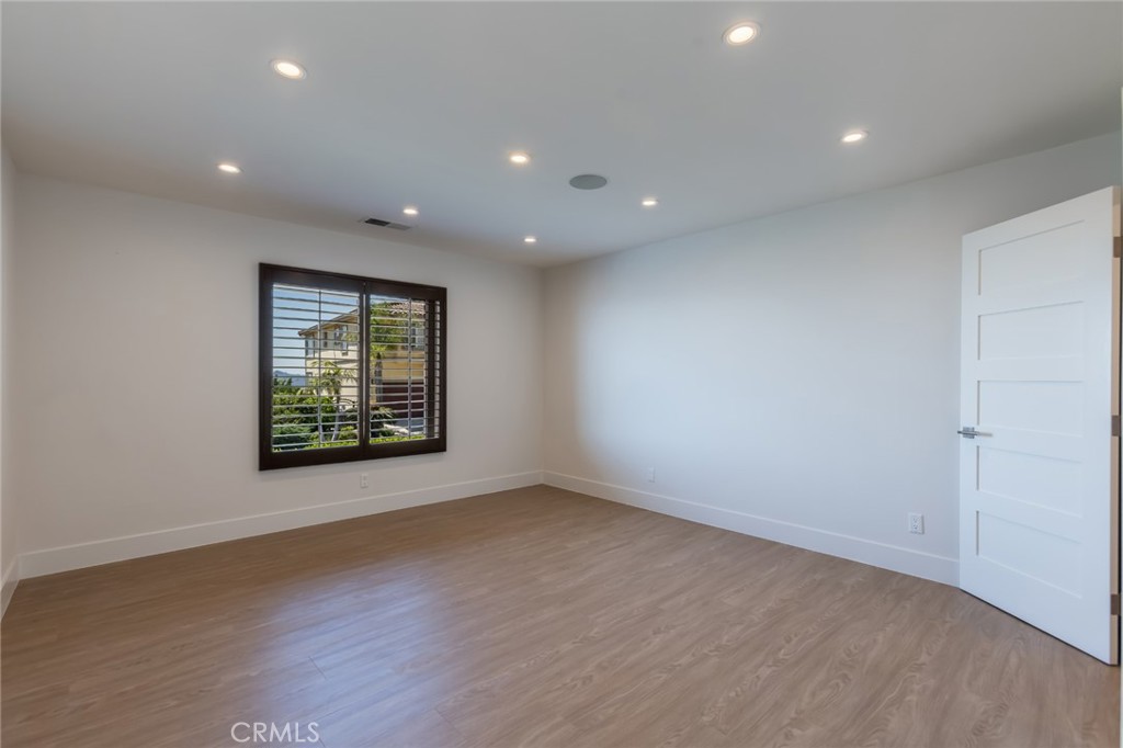 2111 Rimcrest Drive
