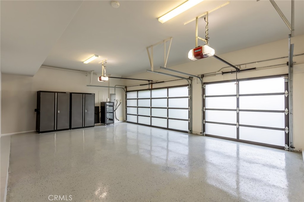 2111 Rimcrest Drive