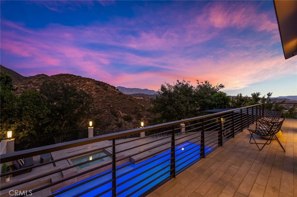 2111 Rimcrest Drive