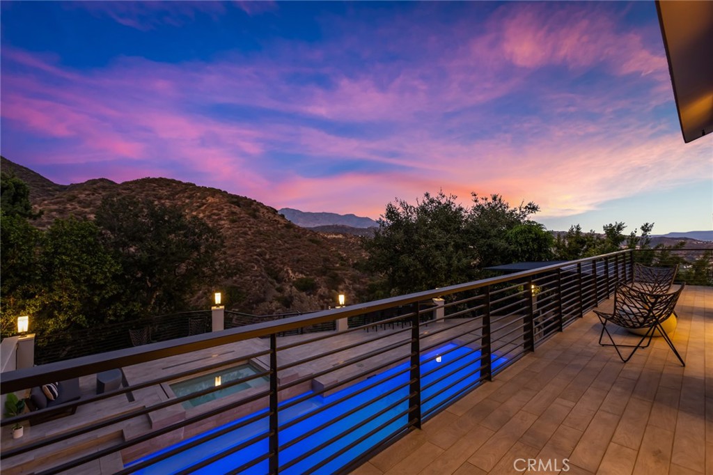 2111 Rimcrest Drive