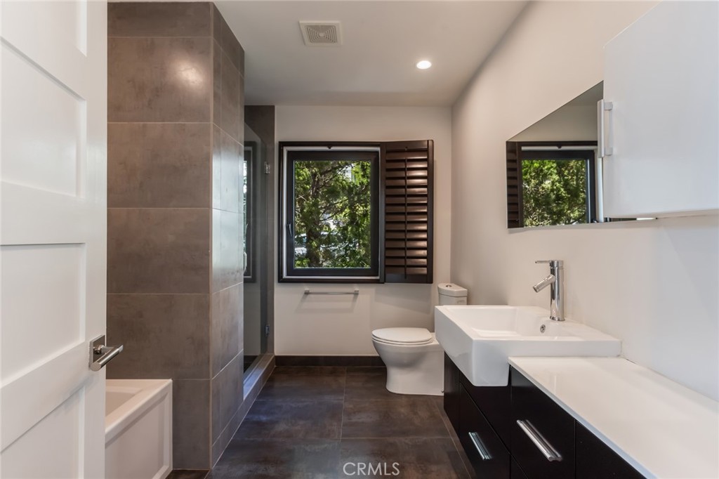 2111 Rimcrest Drive