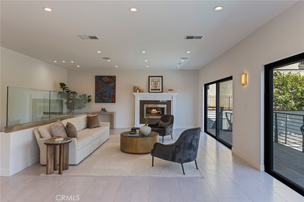 2111 Rimcrest Drive
