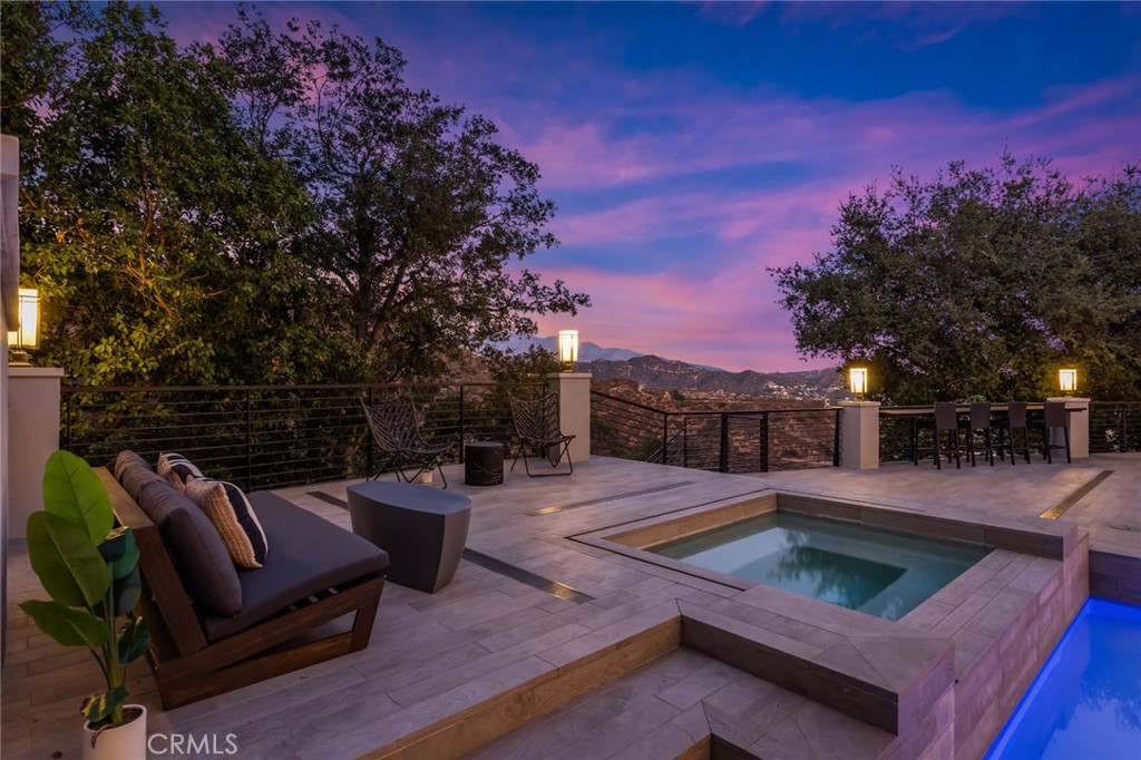 2111 Rimcrest Drive