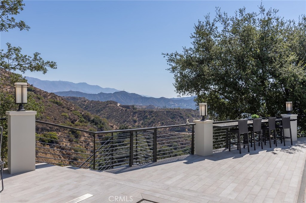 2111 Rimcrest Drive