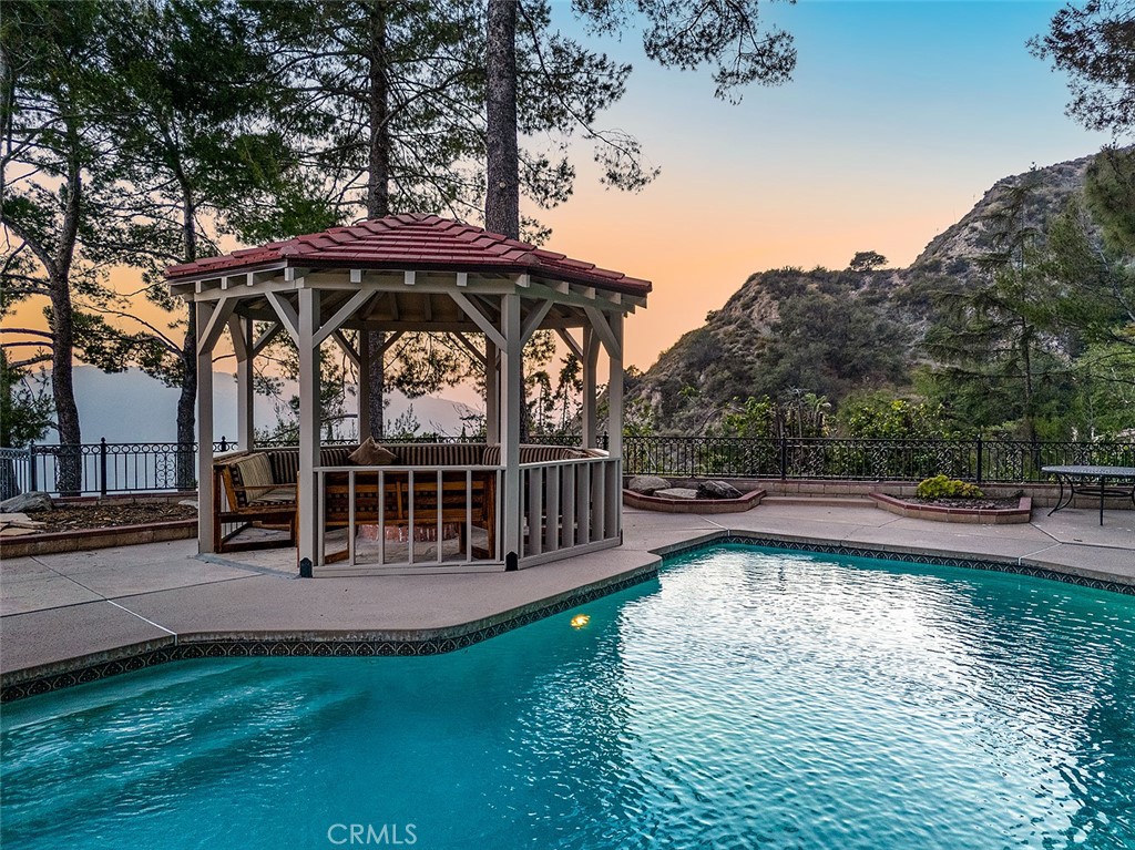 5660 Pine Cone Road
