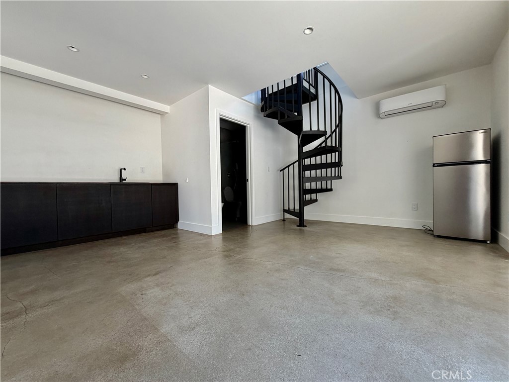 2536 Mayfield 1/2